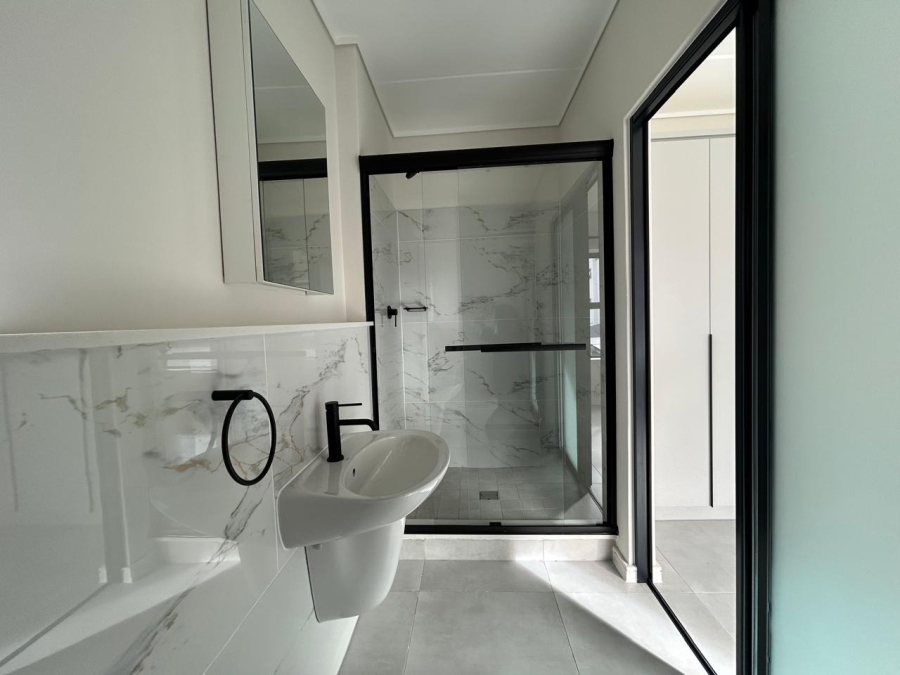 To Let 3 Bedroom Property for Rent in Sandown Western Cape